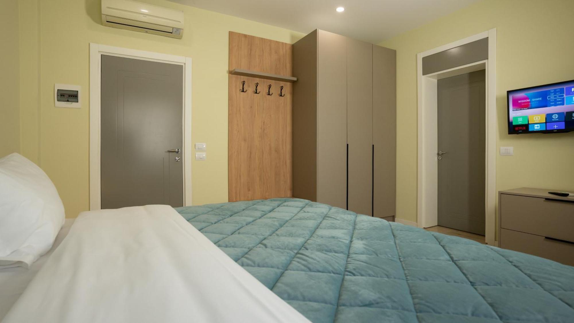 F&M Hotel 2 Tirana Extérieur photo