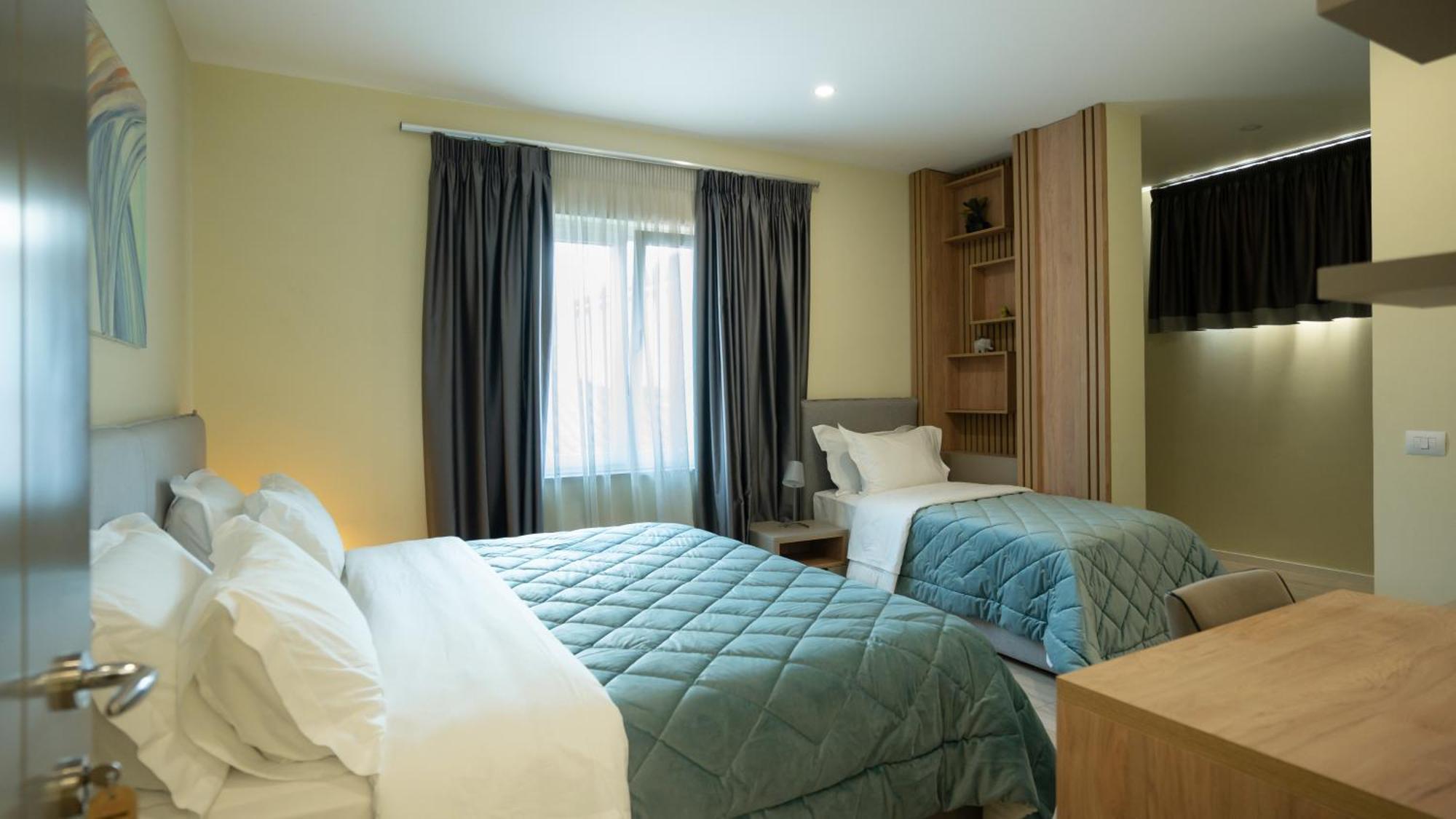 F&M Hotel 2 Tirana Extérieur photo