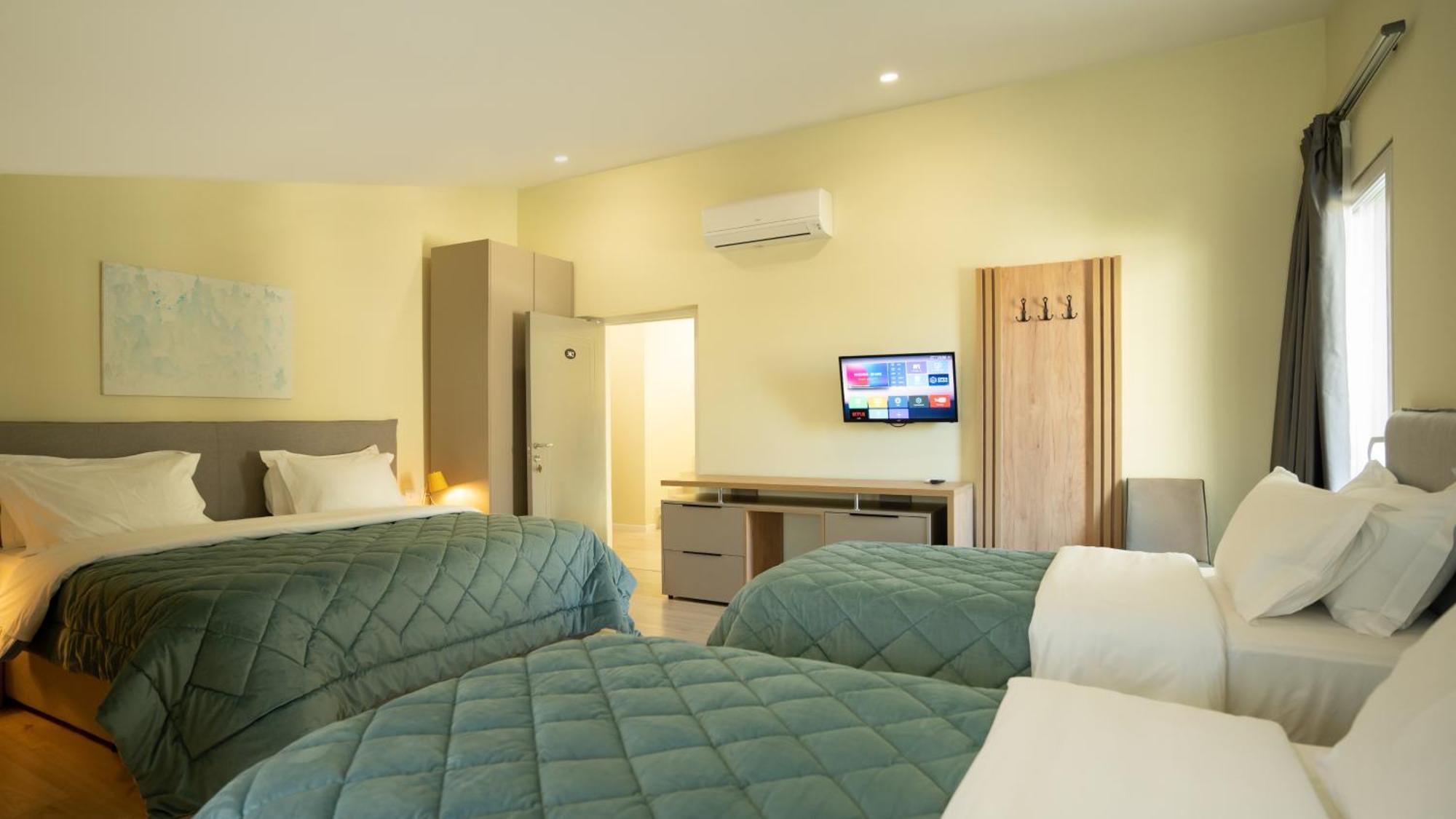 F&M Hotel 2 Tirana Extérieur photo